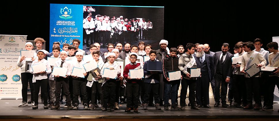 جمعية تاج تقيم حفلها السنوي الرابع 2022 (عقد جديد) في إسطنبول وتحتفل بتخريج 100 حافظ و100 مجاز