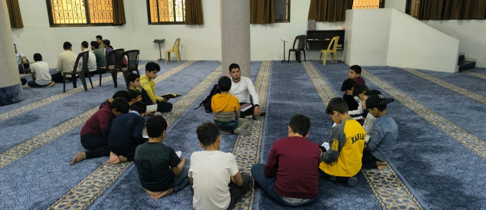 انطلاق حلقات تعليم القرآن الكريم في 6 مناطق جديدة من سوريا