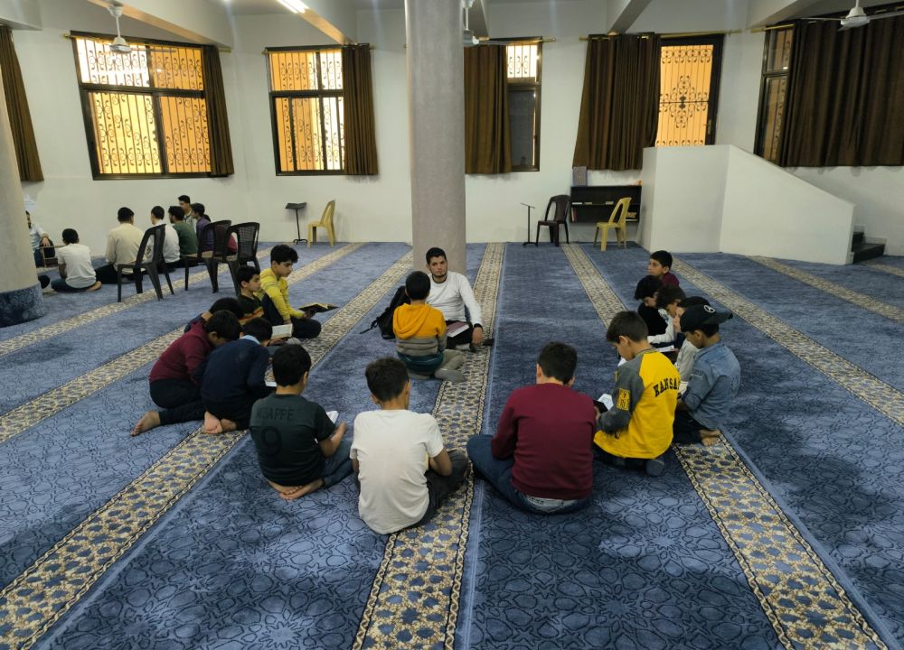 انطلاق حلقات تعليم القرآن الكريم في 6 مناطق جديدة من سوريا 